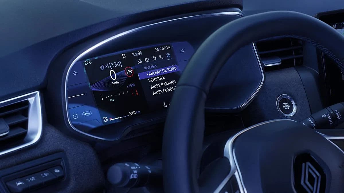 interior image https://ik.imagekit.io/freesbe/clio_interior_img_02_jpg_84737e1f2a.webp-1