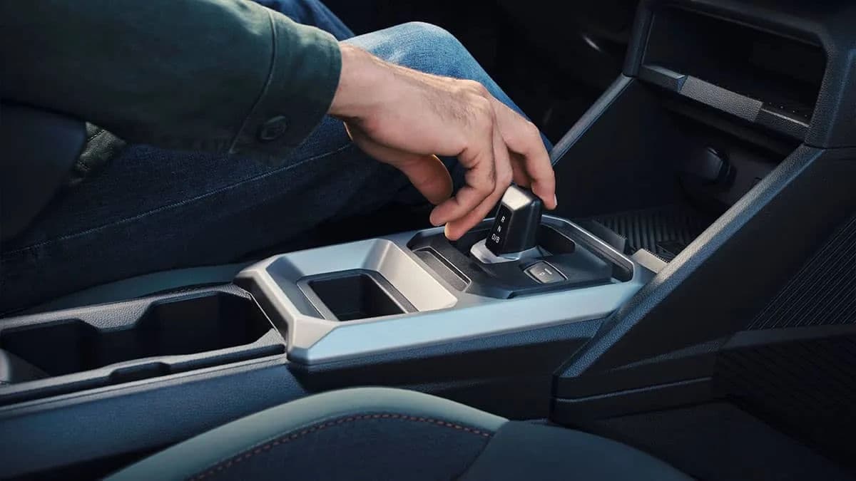 interior image https://ik.imagekit.io/freesbe/duster_hybrid_interior_gallery_img_03_jpg_66259047ac.webp-2