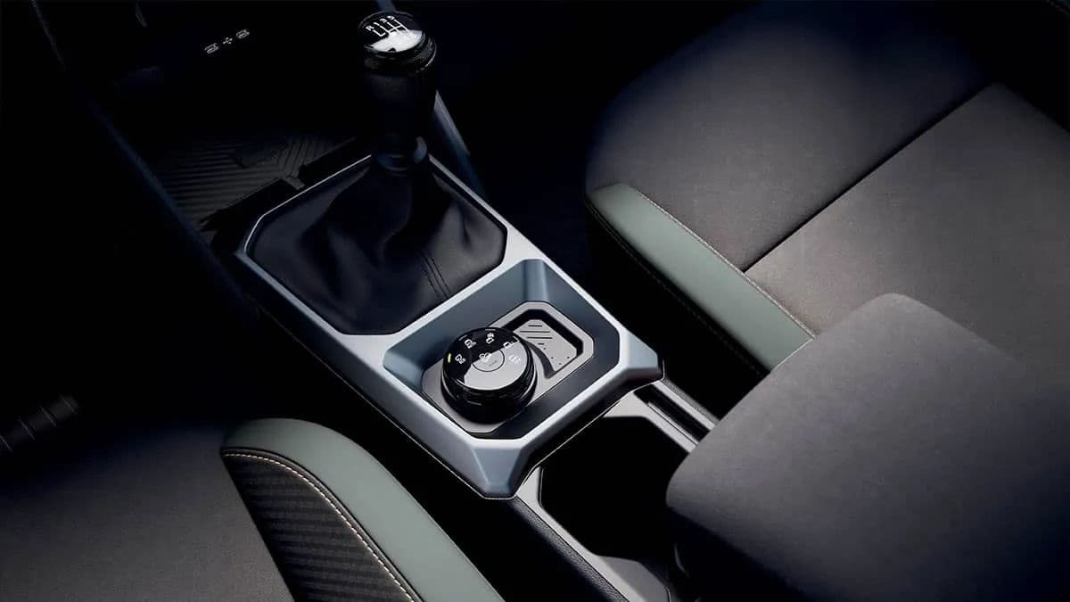 interior image https://ik.imagekit.io/freesbe/duster_interior_gallery_img_03_jpg_c90e62a8a7.webp-2