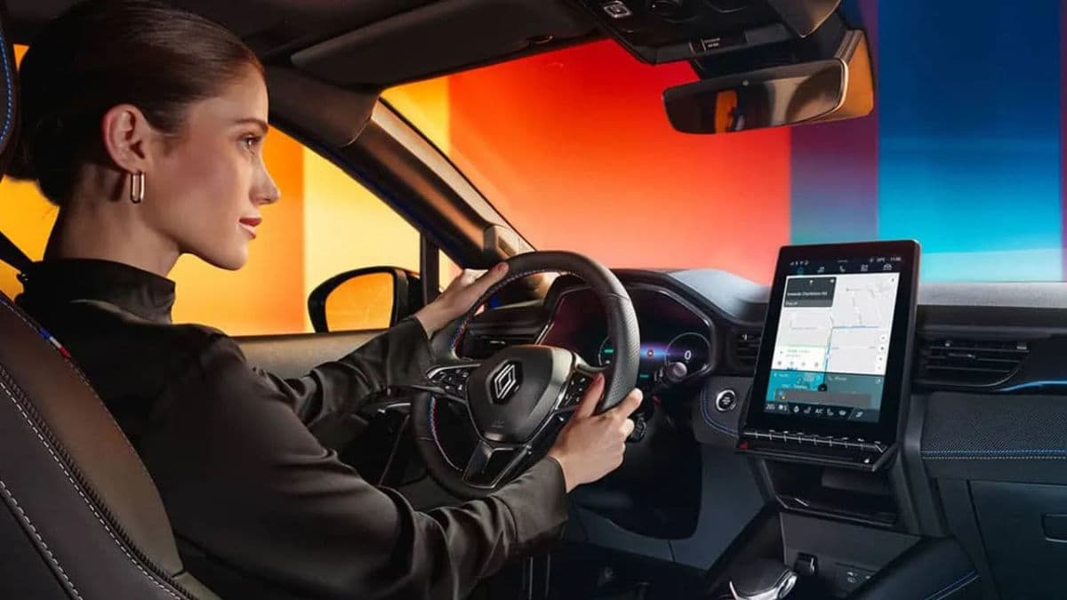 interior image https://ik.imagekit.io/freesbe/new_captur_interior_img_02_jpg_399c2b0cef.webp-1