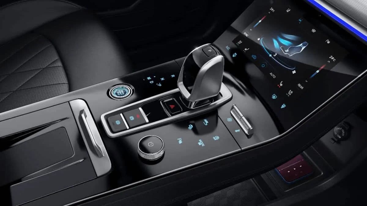 interior image https://ik.imagekit.io/freesbe/tiggo8_interior_gallery_img_04_jpg_403bc9fc29.webp-3