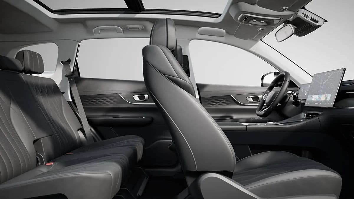 interior image 0