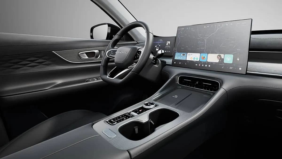 interior image https://ik.imagekit.io/freesbe/tiggo8_phev_interior_gallery_img_02_jpg_7e7ac23daa.webp-1